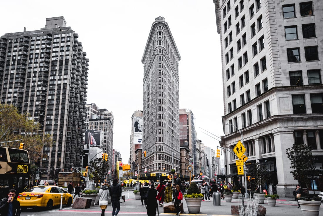 photo of the flatiron building in NYC